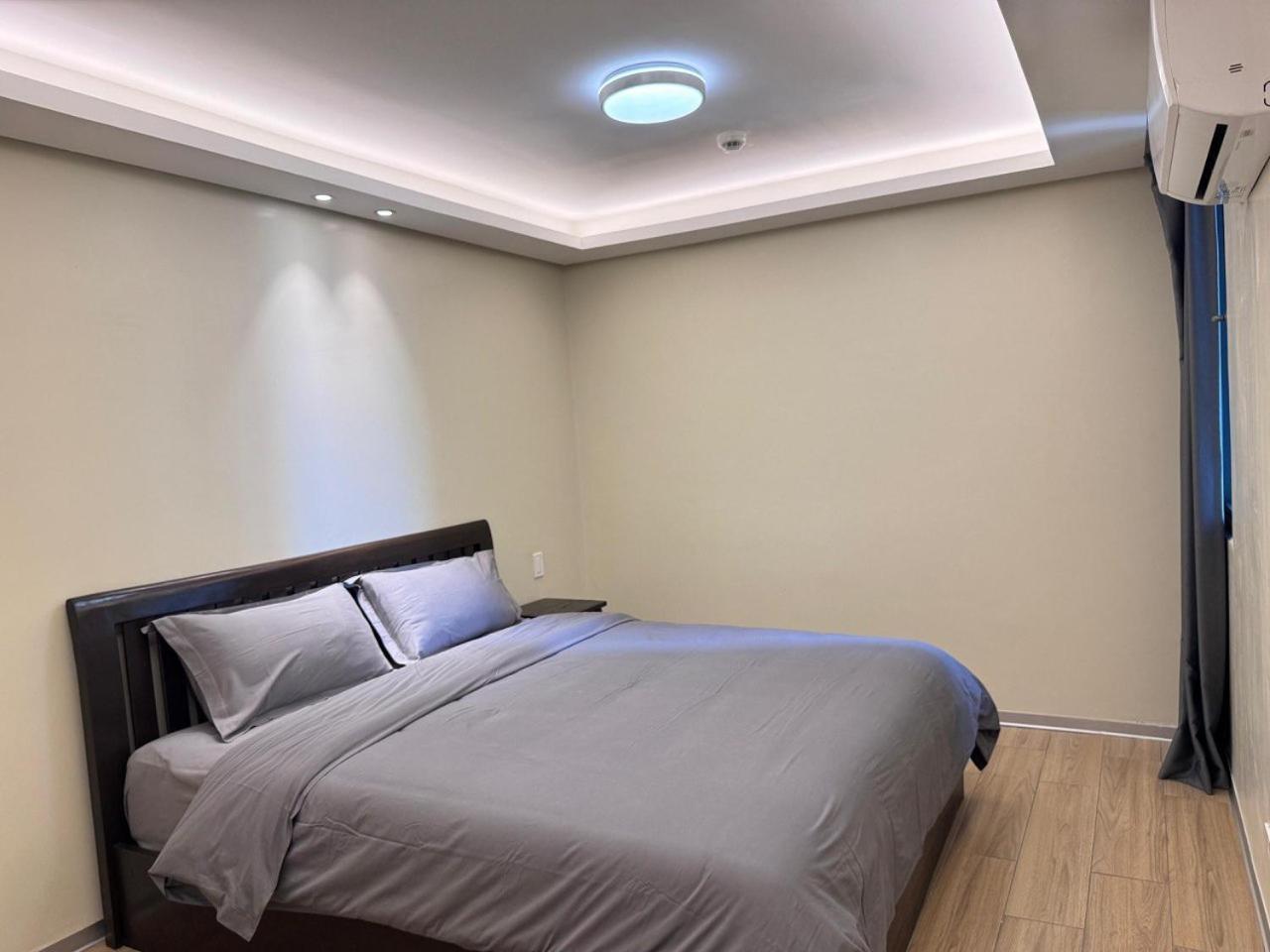 L Condotel Paranaque City Номер фото