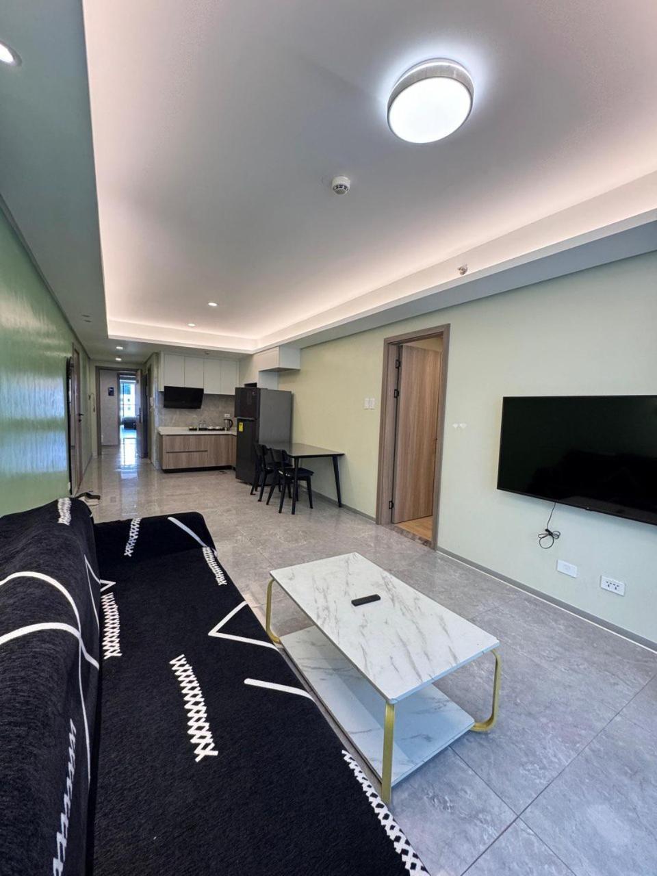 L Condotel Paranaque City Номер фото
