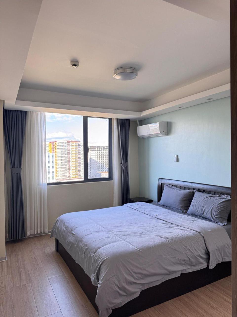 L Condotel Paranaque City Номер фото