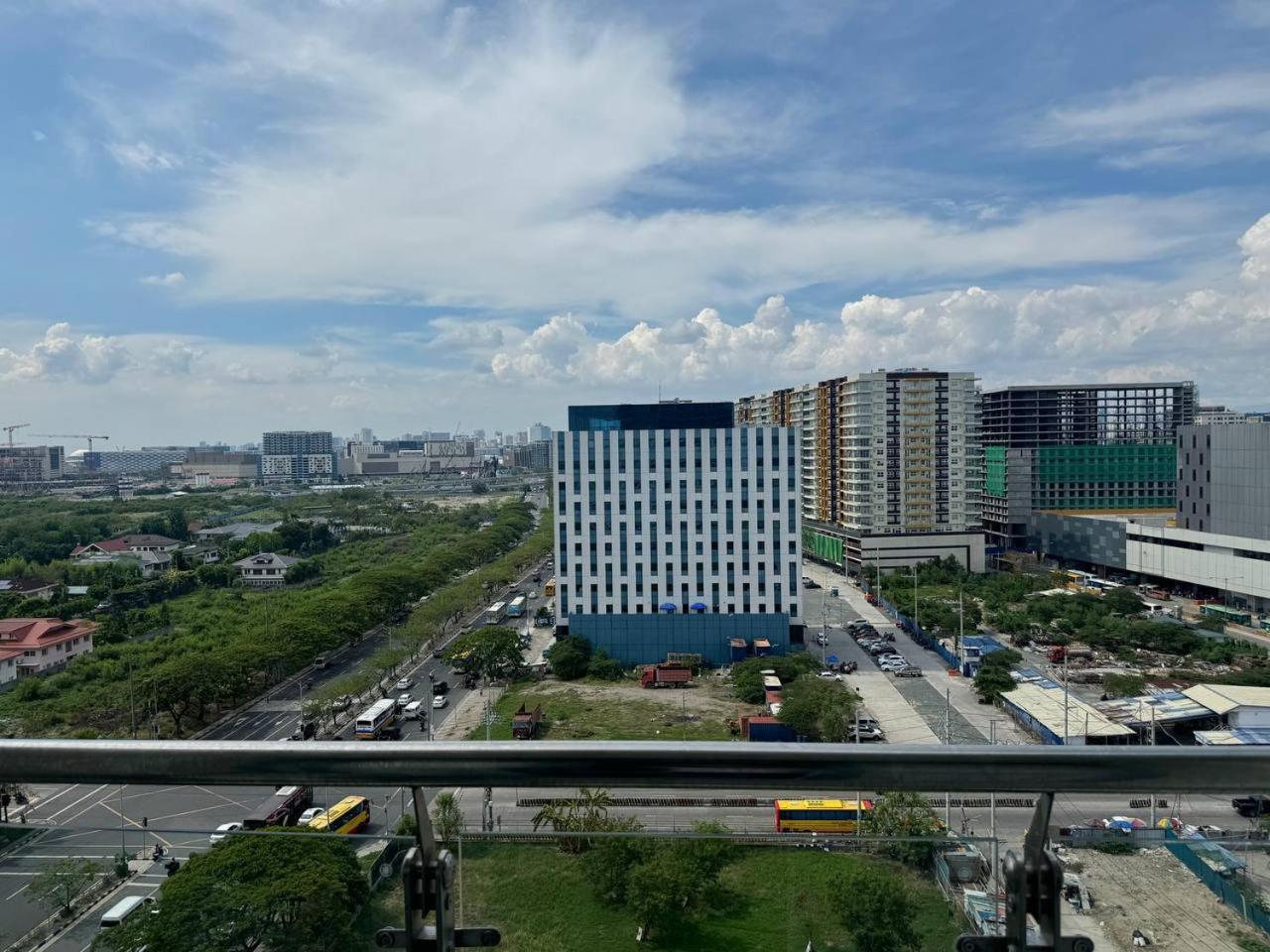 L Condotel Paranaque City Экстерьер фото