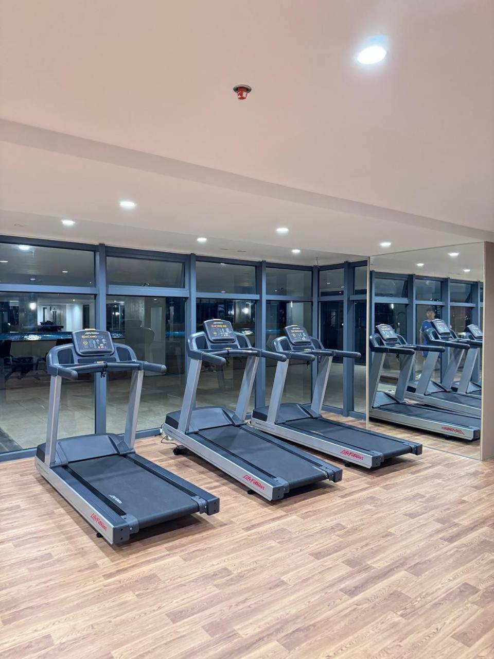 L Condotel Paranaque City Экстерьер фото