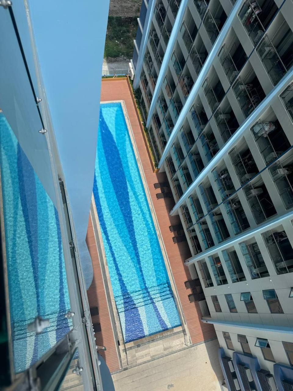 L Condotel Paranaque City Экстерьер фото