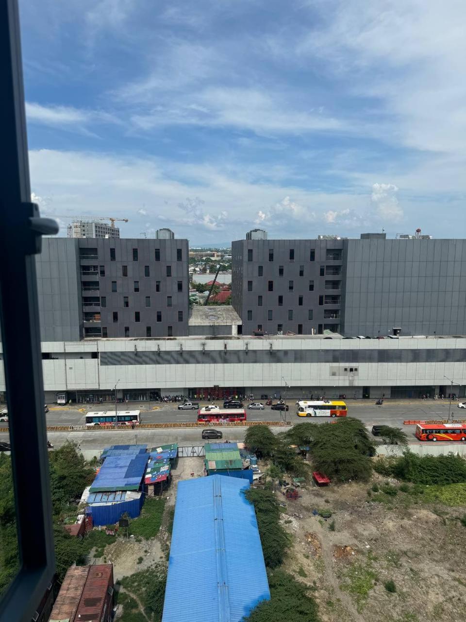L Condotel Paranaque City Экстерьер фото