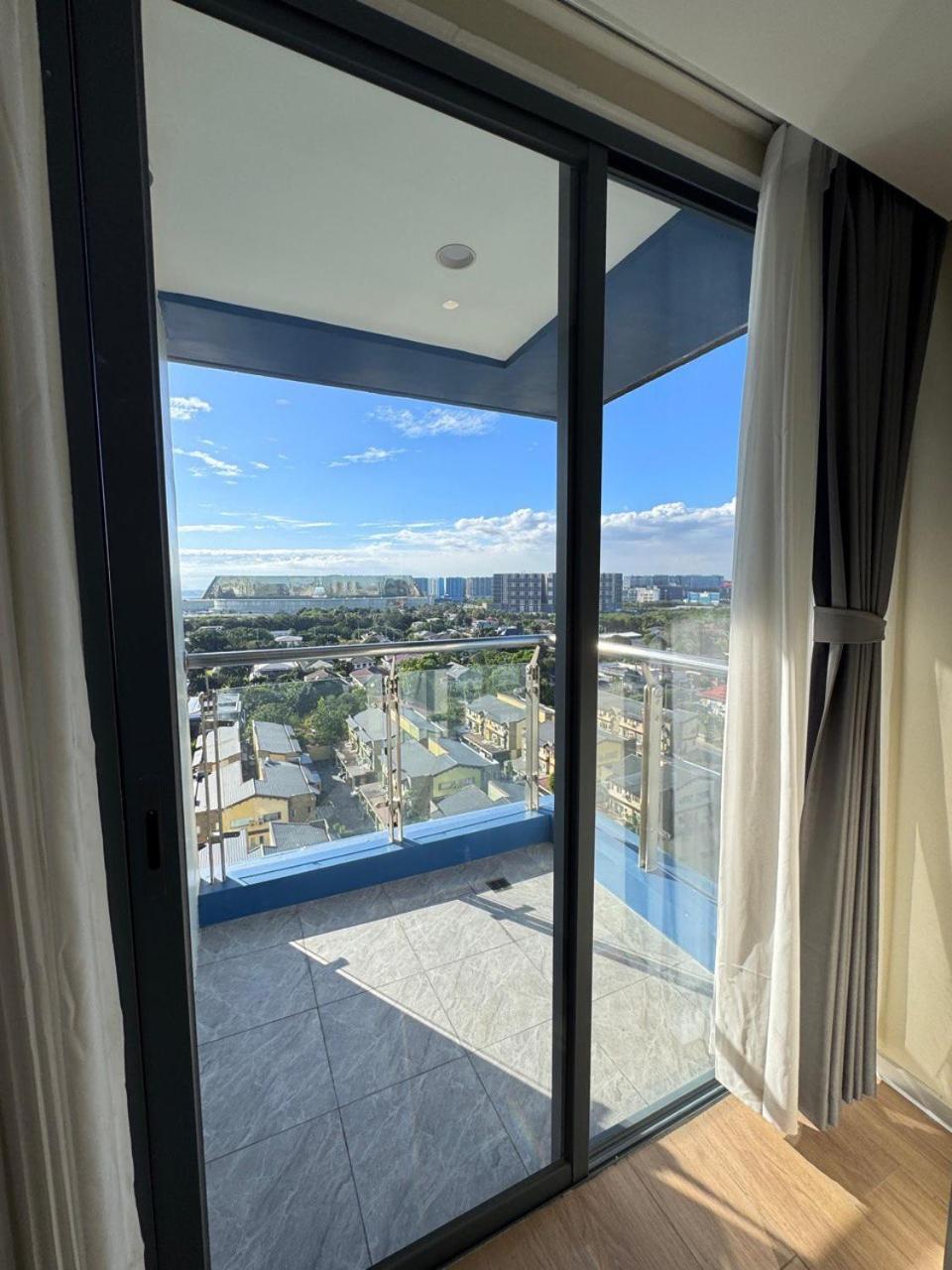 L Condotel Paranaque City Экстерьер фото