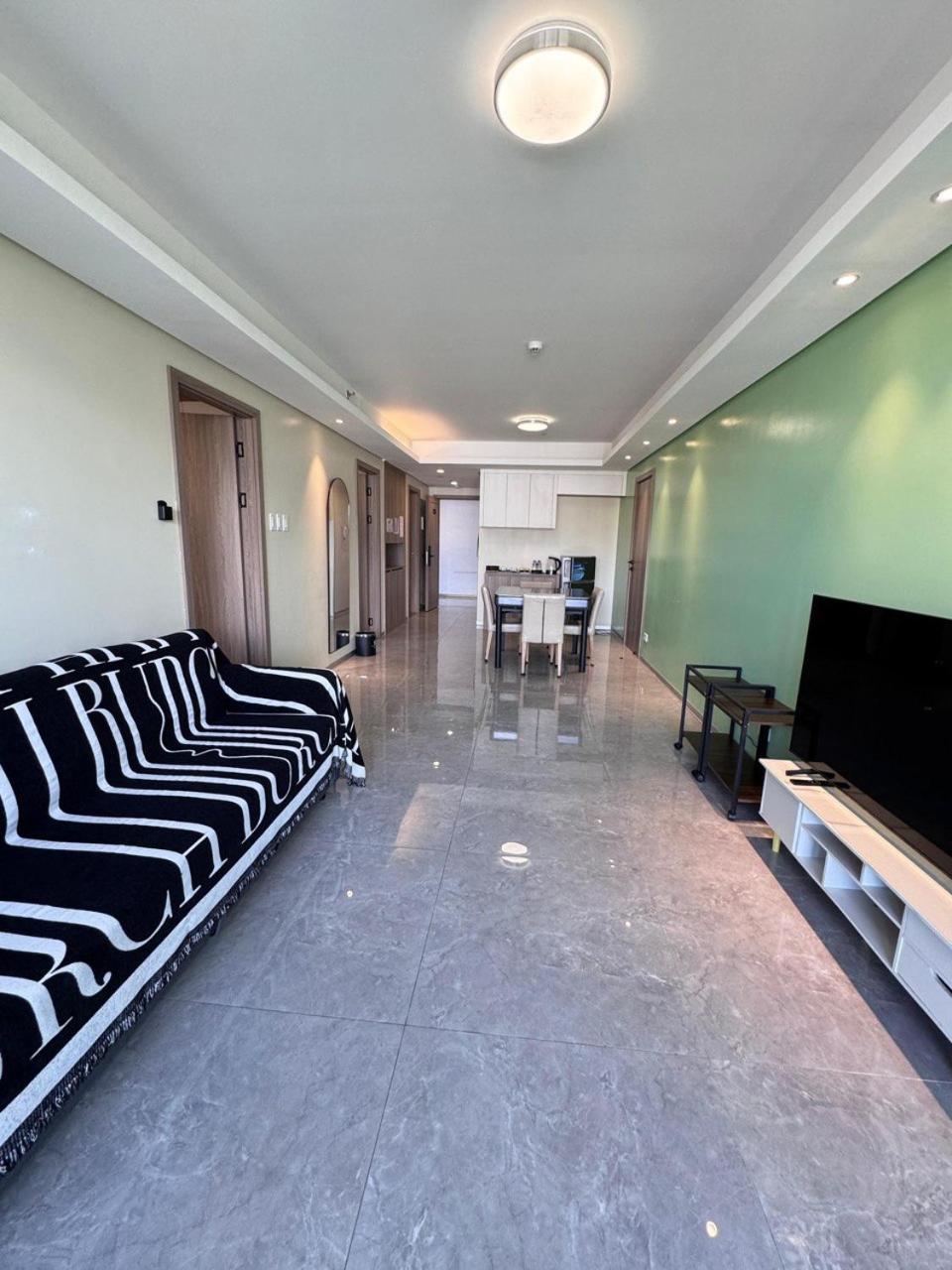 L Condotel Paranaque City Номер фото