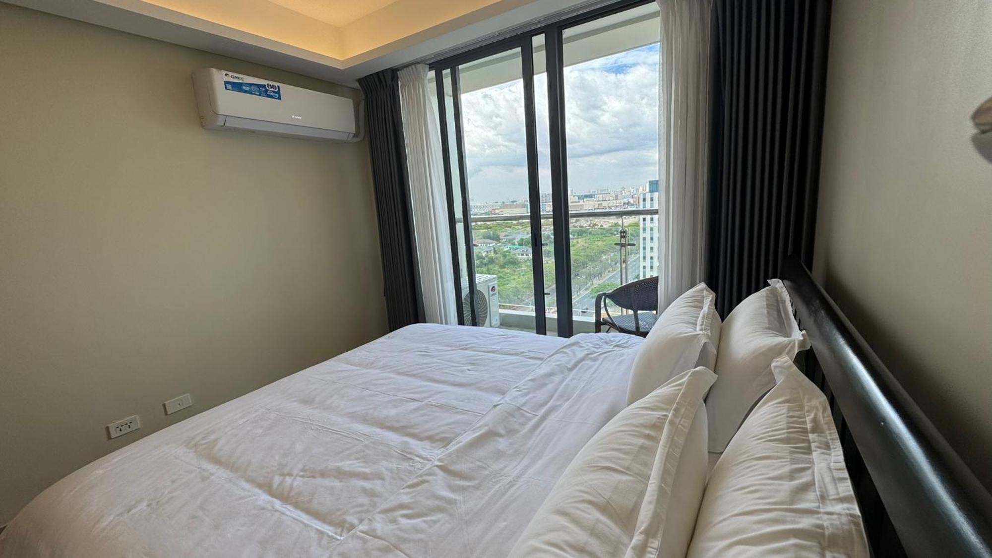L Condotel Paranaque City Экстерьер фото