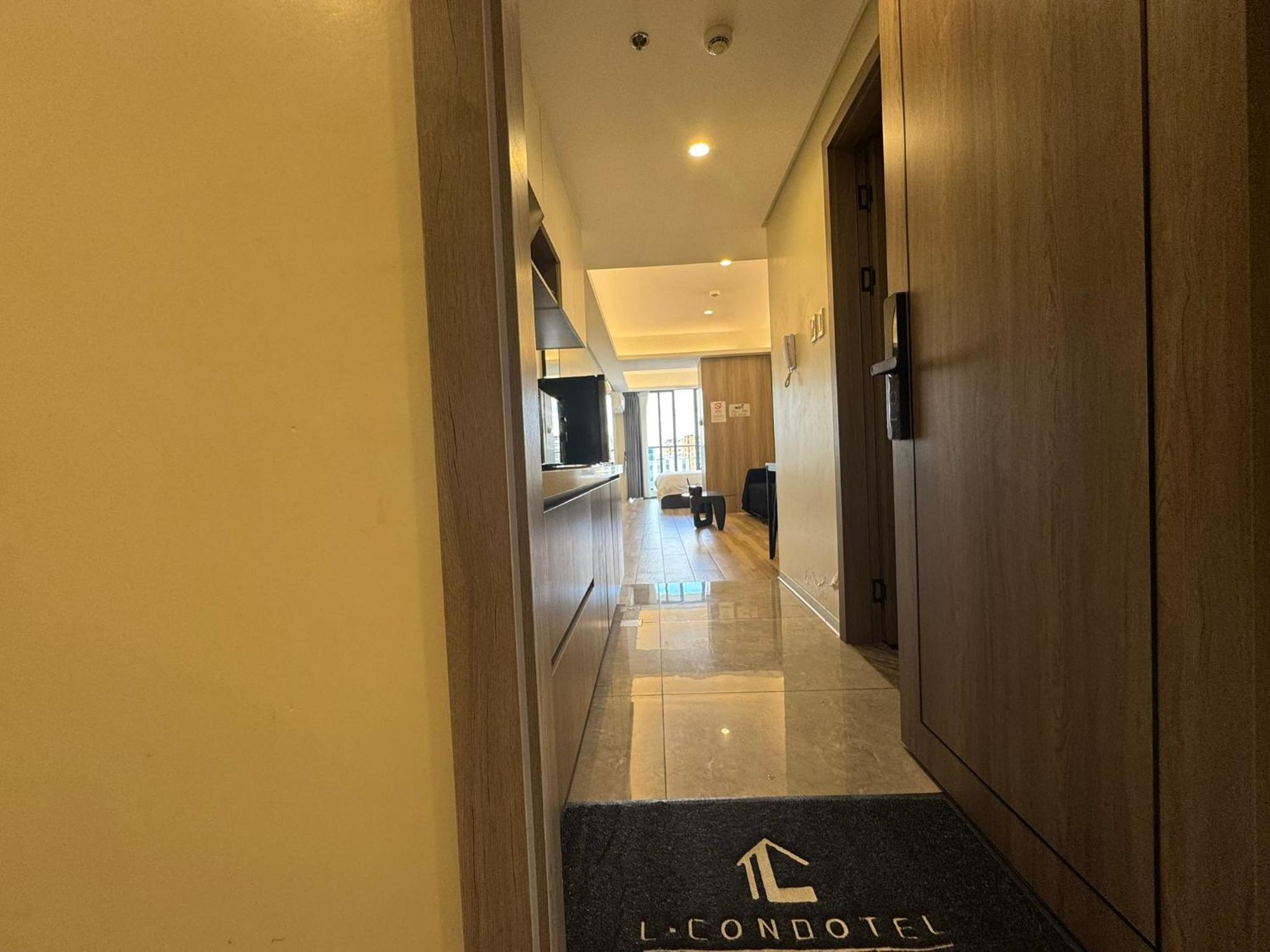 L Condotel Paranaque City Экстерьер фото
