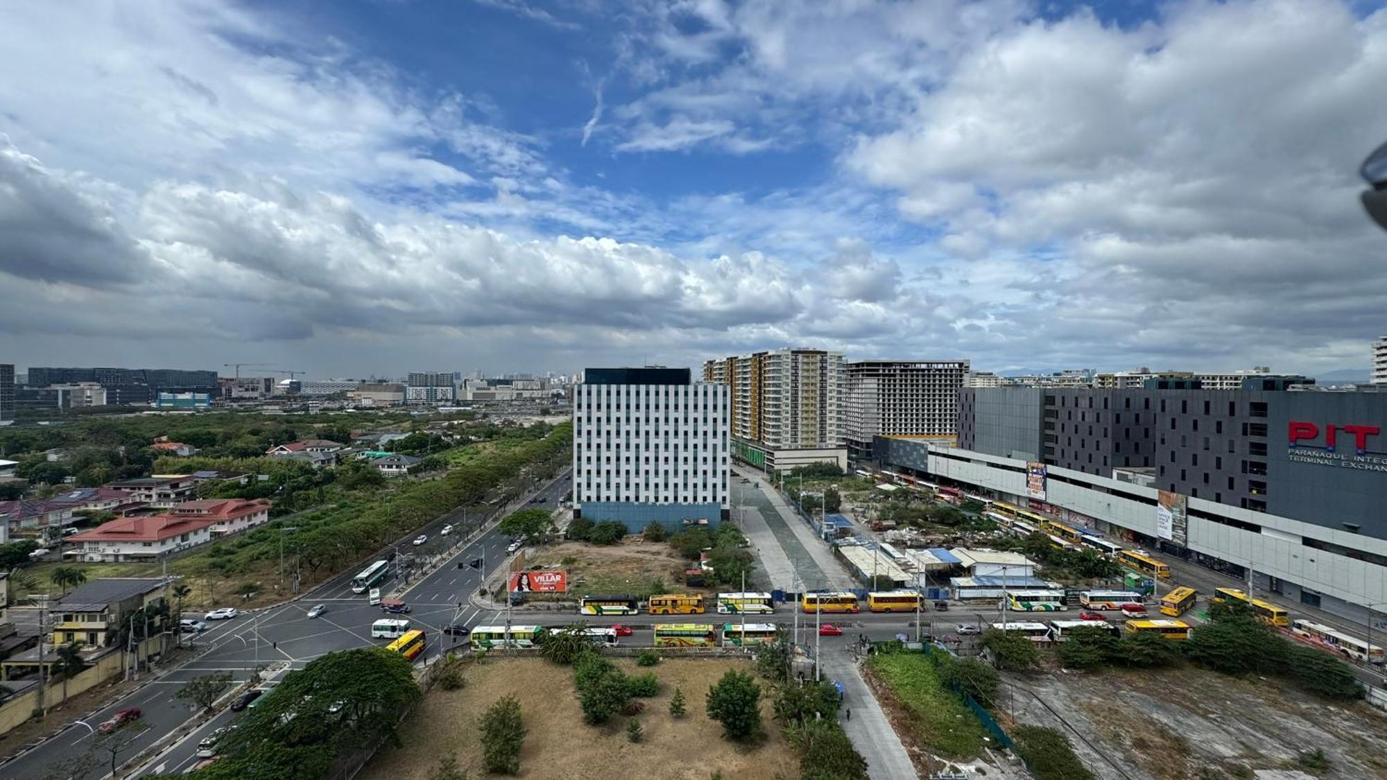 L Condotel Paranaque City Экстерьер фото